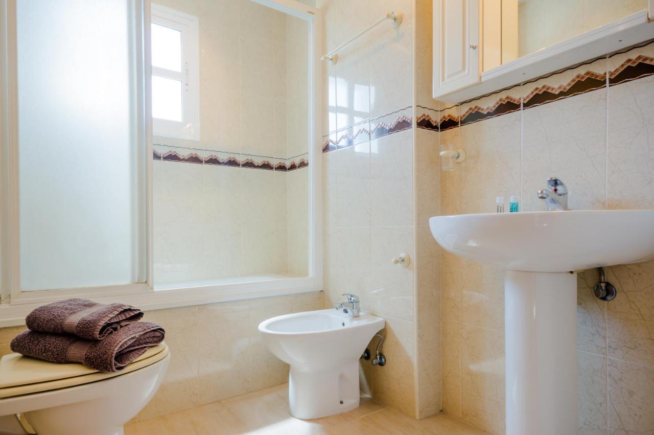 Apartamentos Rotonda コニル・デ・ラ・フロンテラ エクステリア 写真